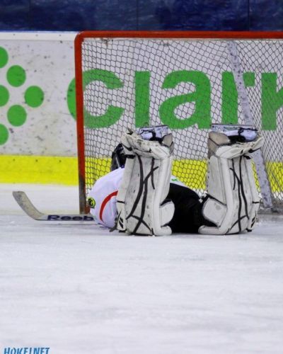 Juniorzy Młodsi: Ciarko PBS Bank - Unia Oświęcim 0-8