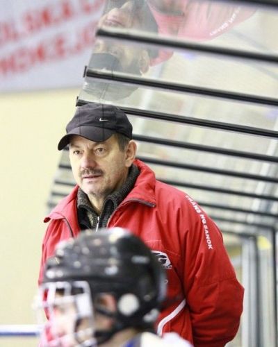 Juniorzy Mł: KH Sanok - UKH Unia 8-2 (12.01)