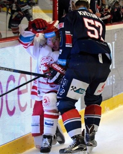 HC Oceláři Třinec - Piráti Chomutov 4-3 PK (11.12.15) foto:W.Buszta