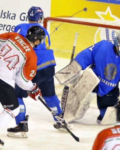 EIHC w Janowie: Kazachstan - Węgry 5 : 2 (16.02.2018)
