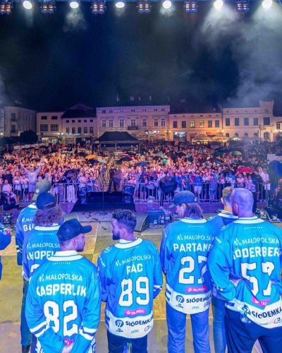 Prezentacja drużyny KS UNIA OŚWIĘCIM podczas DNI MIASTA OŚWIĘCIM 30.09.2025 R