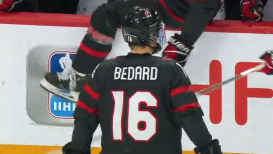Connor Bedard (reprezentacja Kanady U20).