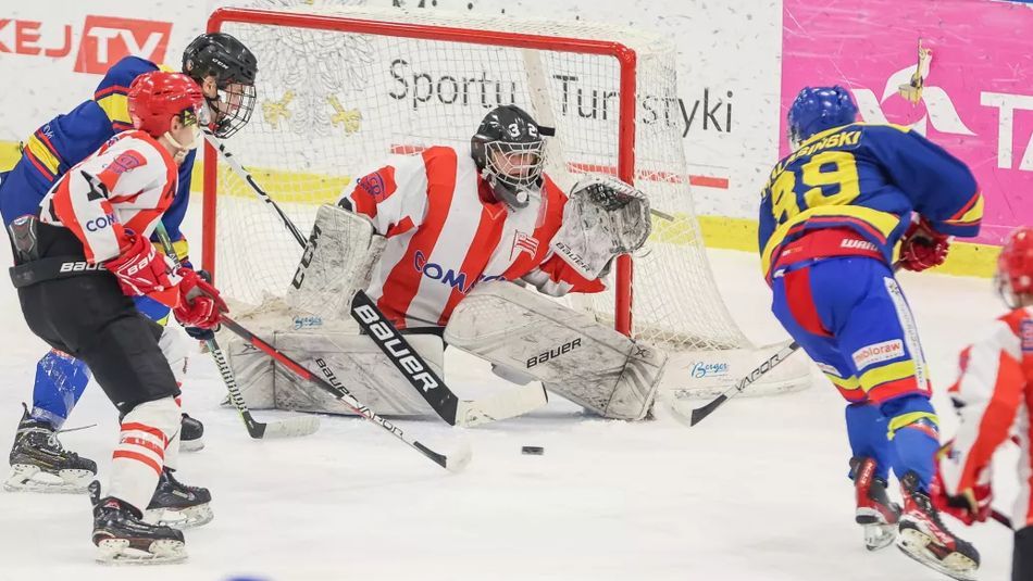 Rywalizacja hokeistów Cracovii z MMKS Podhala podczas Mistrzostw Polski Juniorów (Foto: Polski Hokej)