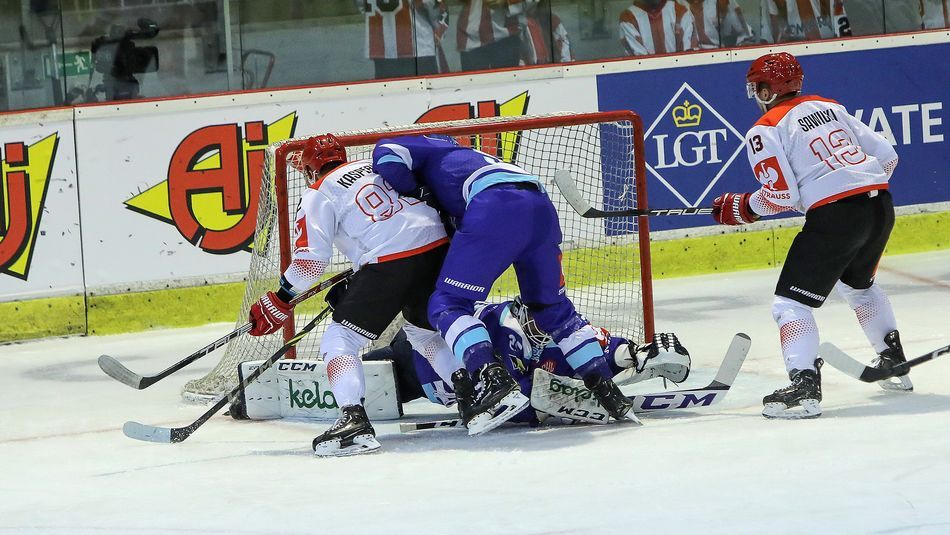 Pojedynek w Hokejowej Lidze Mistrzów Comarch Cracovia z Villach SV (Foto: CHL)