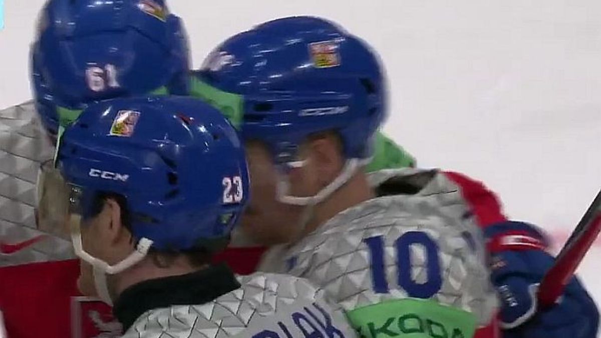 MŚ Elity: Piłkarski gol rozstrzygnął ekscytujące czesko-słowackie derby [WIDEO]