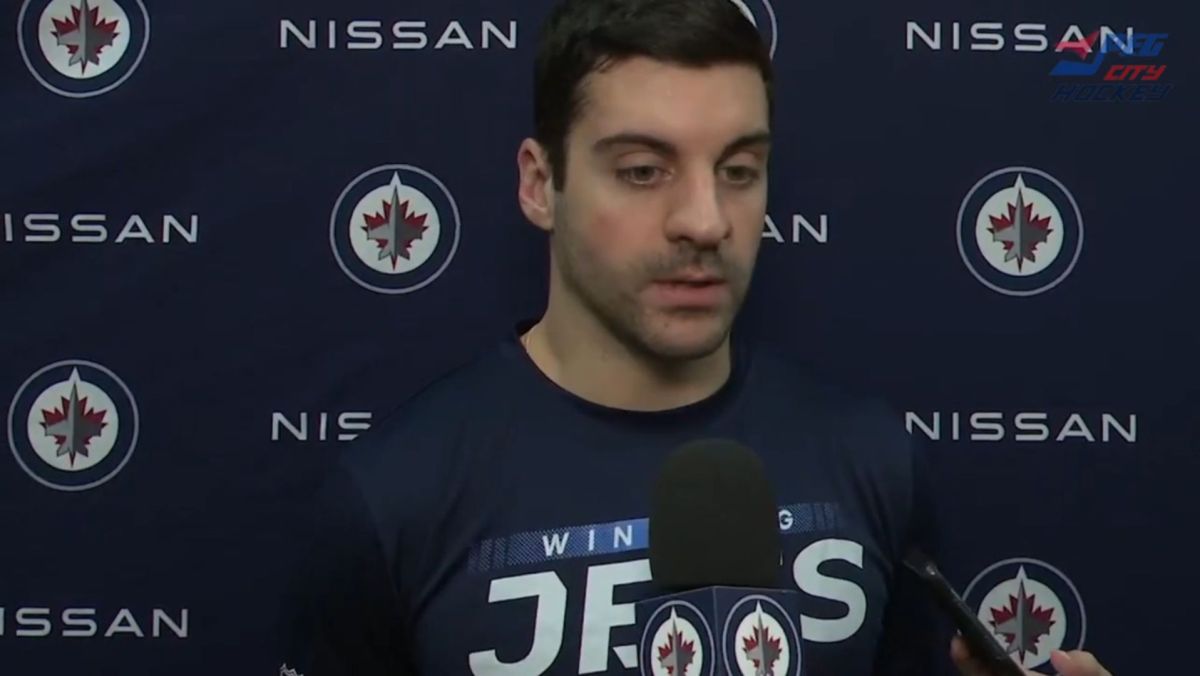 Obrońca Dylan DeMelo.