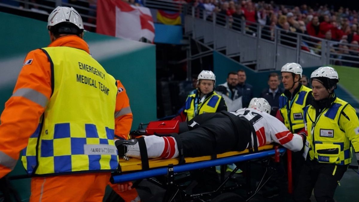 Koszmar w meczu z Kanadą! Fiala zniesiony na noszach. Sezon zakończony
