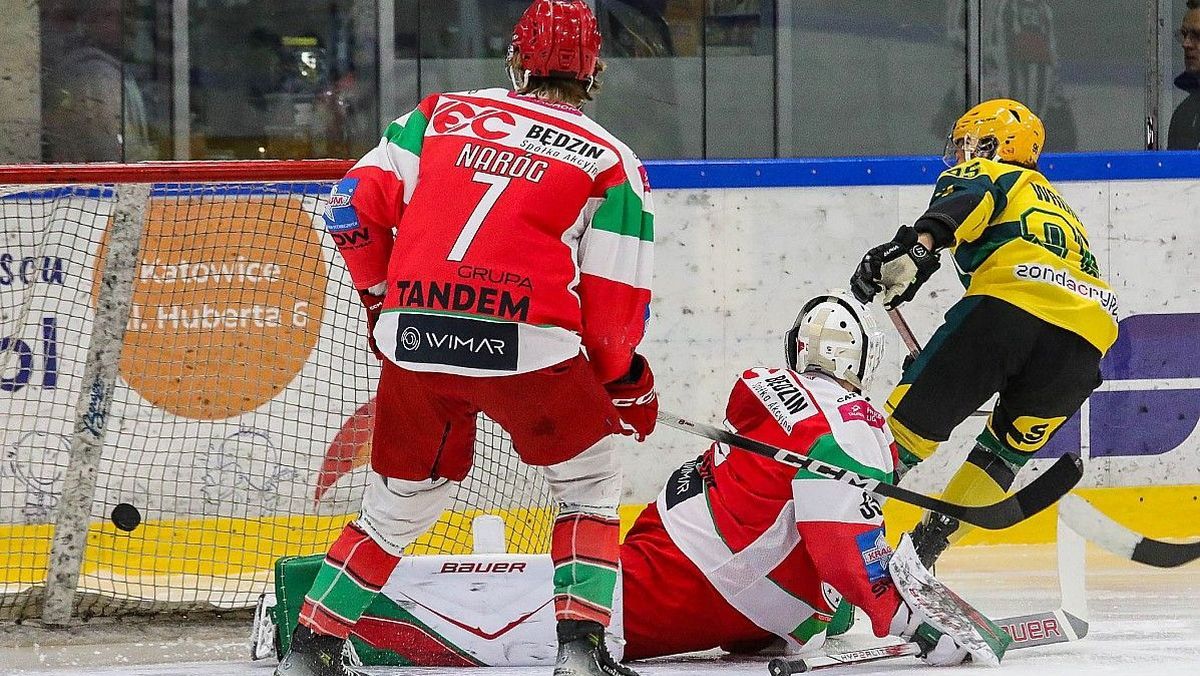Bramkę zdobywa Patryk Wronka (foto: Natalia Woźniak)