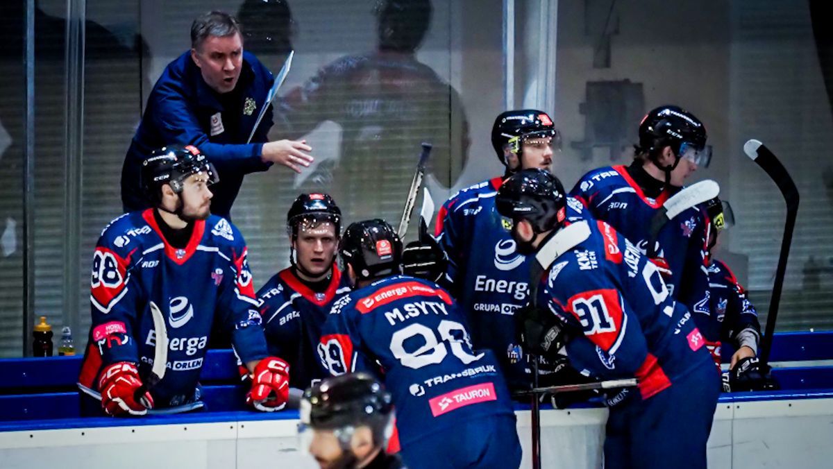 Sami Hirvonen na ławce KH Energi Toruń [foto: Tomasz Jasiński]