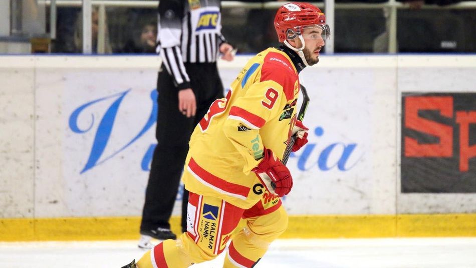Oskar Jaśkiewicz w barwach szwedzkiego Kalmar HC.