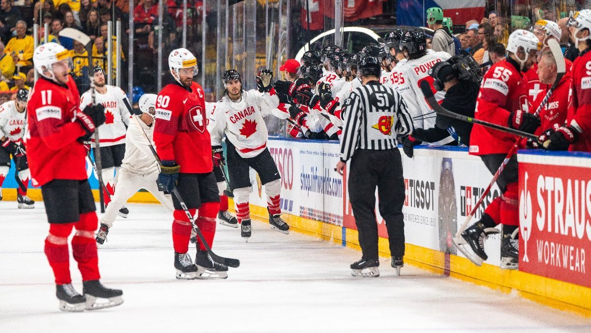Mecz półfinałowy reprezentacji Kanady ze Szwajcarią (Foto: Jarosław Fiedor)