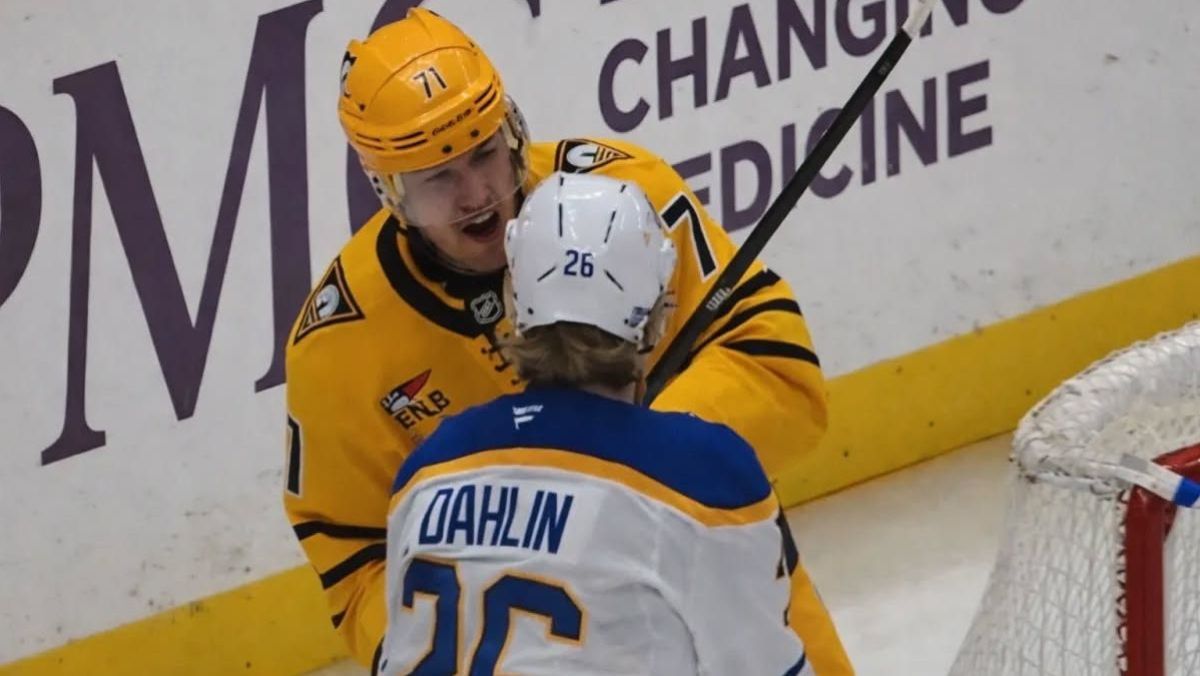 Uderzył rywala kijem w szyję. Zapadła surowa kara!