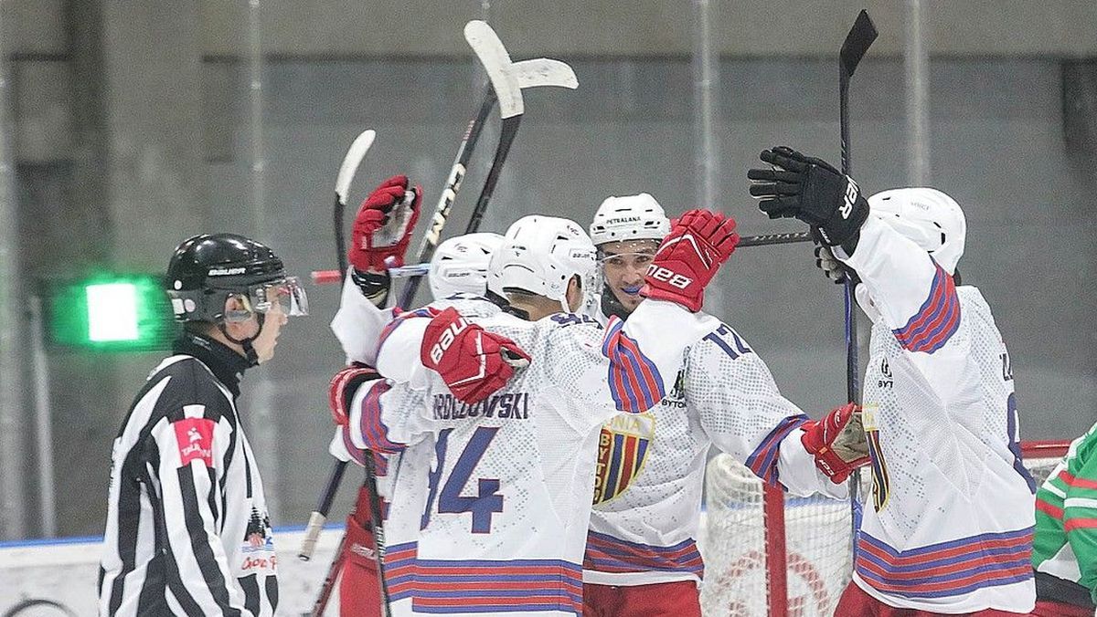 Radość hokeistów Polonii Bytom [foto: Natalia Woźniak]