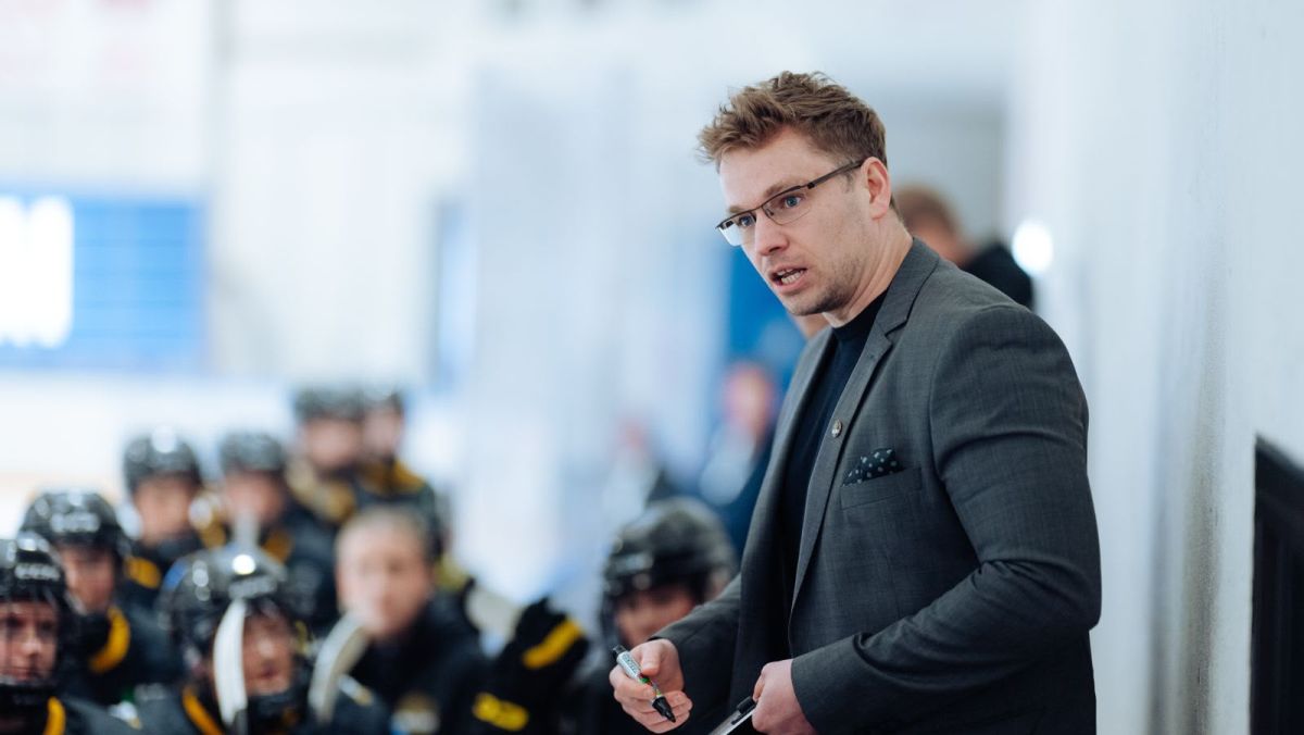 PZHL ogłosił nowego selekcjonera reprezentacji Polski. Przed nim wielkie wyzwanie