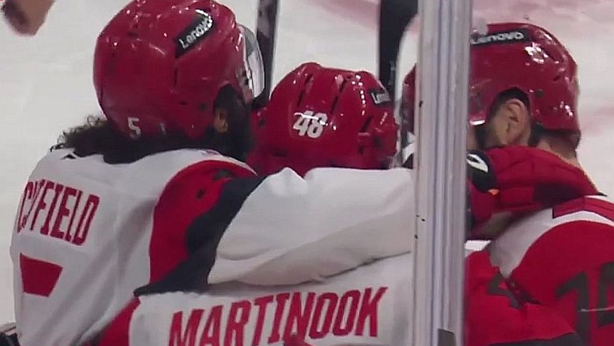 Radość zawodników Carolina Hurricanes